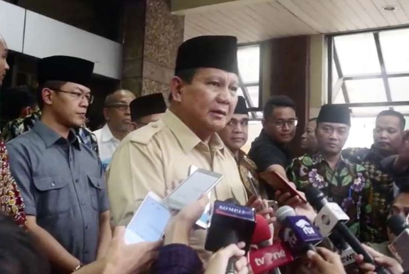 Prabowo Kunjungi Korban Gempa Lombok