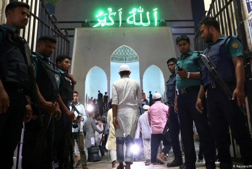 Muslim Sri Lanka Abaikan Larangan Shalat Jumat di Masjid