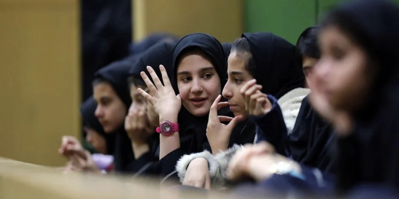 Ratusan Siswi Alami Keracunan Misterius, Iran Bentuk Komite Khusus