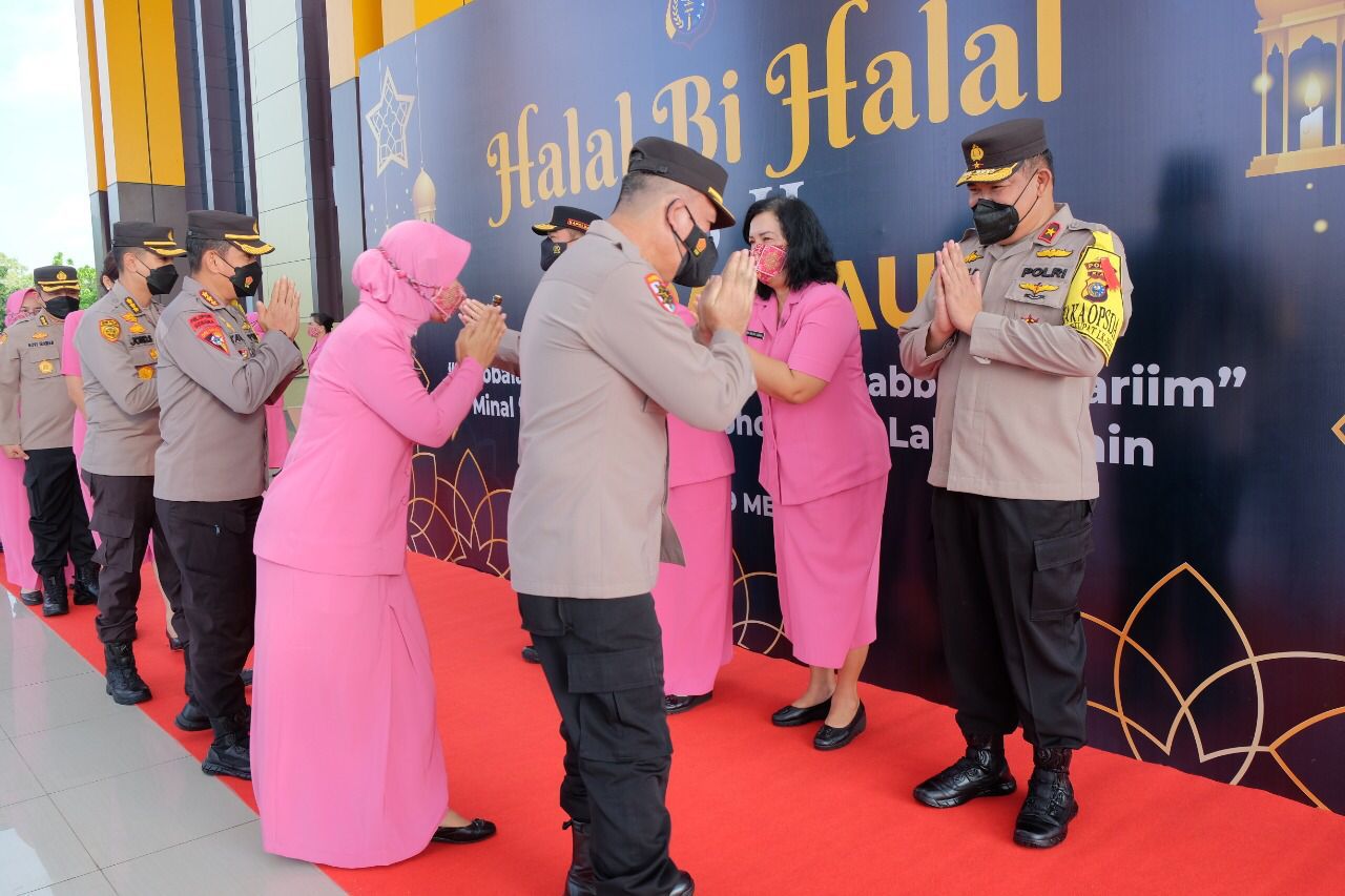 Kapolda Riau Irjen Moh Iqbal Kembali Gelorakan Semangat “Together We Are Strong”