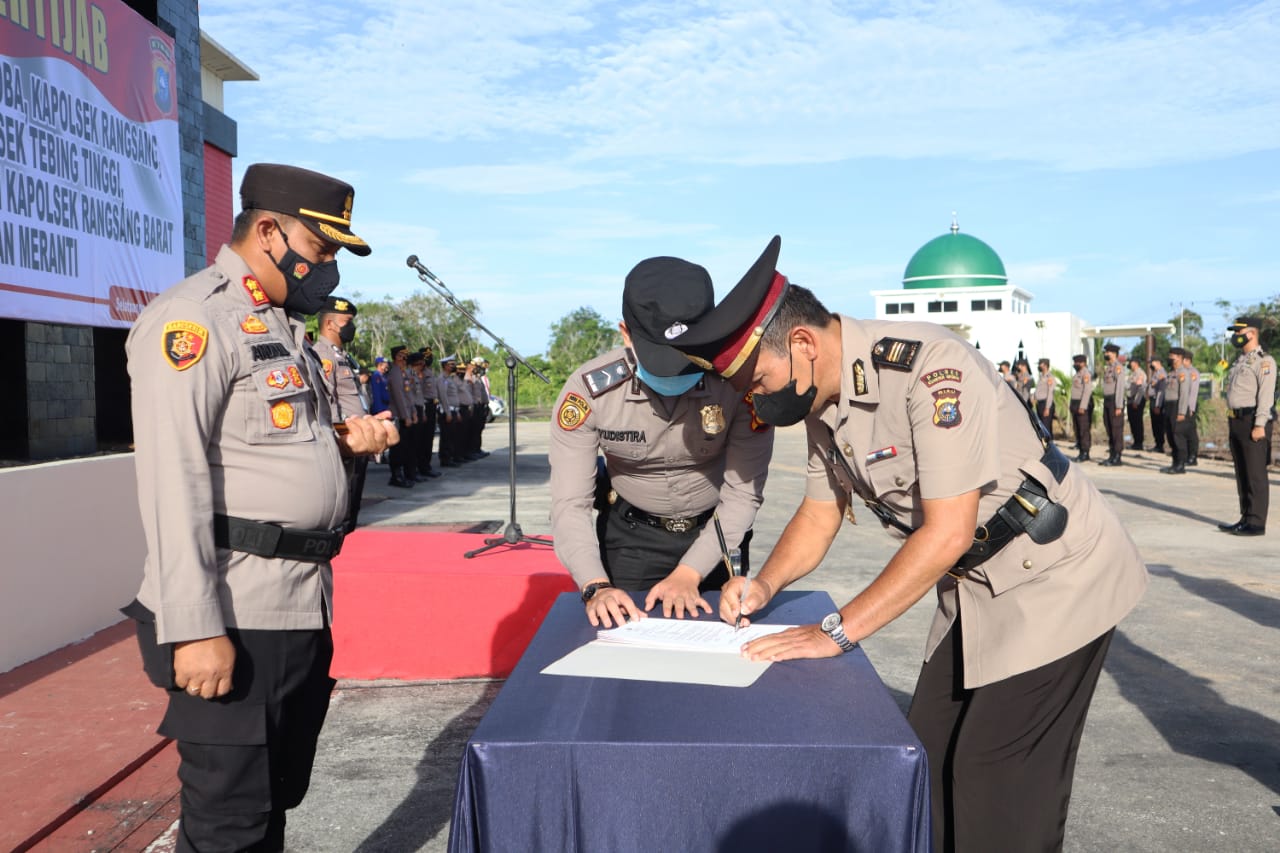 Kapolres Meranti Pimpin Sertijab Dua Kasat dan Lima Kapolsek