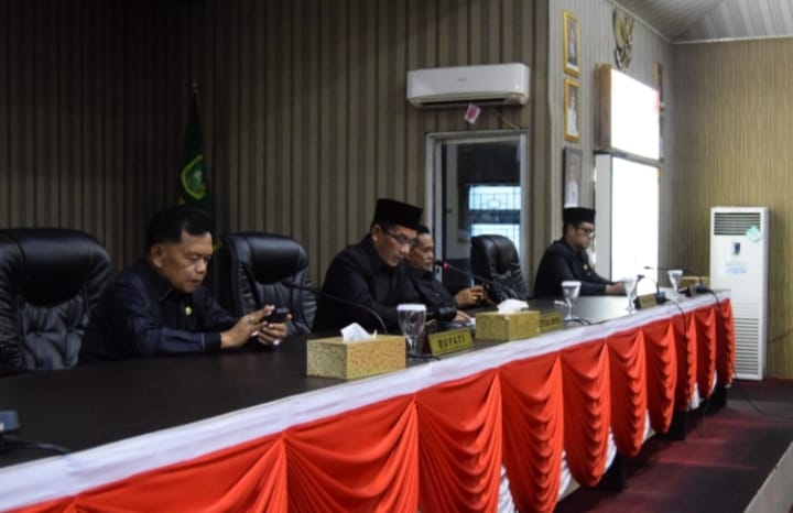 DPRD Kepulauan Meranti Gelar Paripurna Jawaban Bupati Terhadap Pandangan Fraksi dan Perubahan AKD
