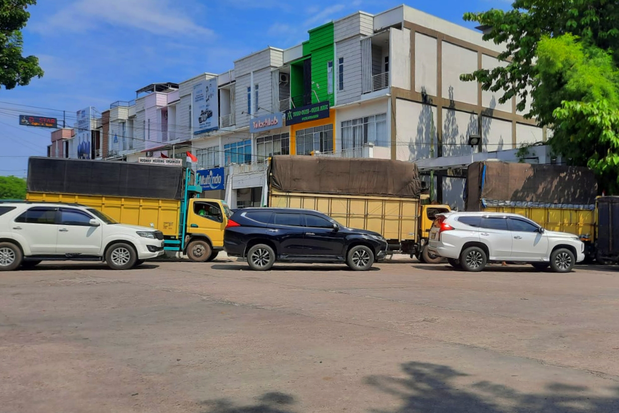 Gubernur Syamsuar Minta Mobil Mewah Tak Ikut Antrean Solar Subsidi