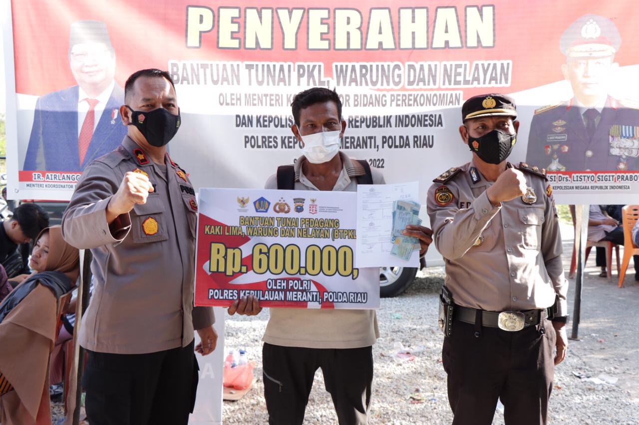Polres Meranti Kambali Salurkan BTPKLWN di Kecamatan Tebingtinggi Barat