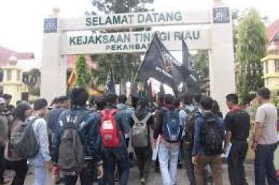 Kejati Riau Minta Mahasiswa Bantu Kumpulkan Bukti Korupsi Andi Rachman Bersaudara
