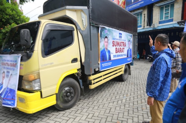 DPD Demokrat Riau Kirim 20 Ribu Paket Bantuan Untuk Korban Bencana Di Sumatra
