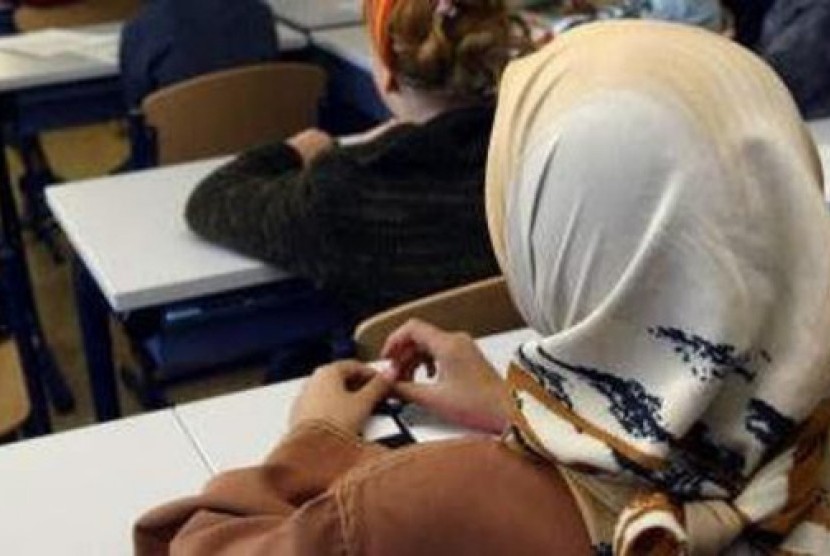 3 Langkah Muslimah Terhindar dari Tabarruj yang Dilarang