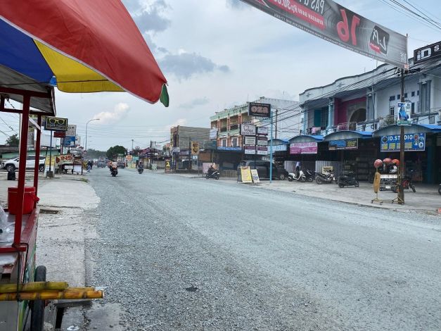 Omzet Menurun, Pedagang Keluhkan Jalan Adi Sucipto Berdebu