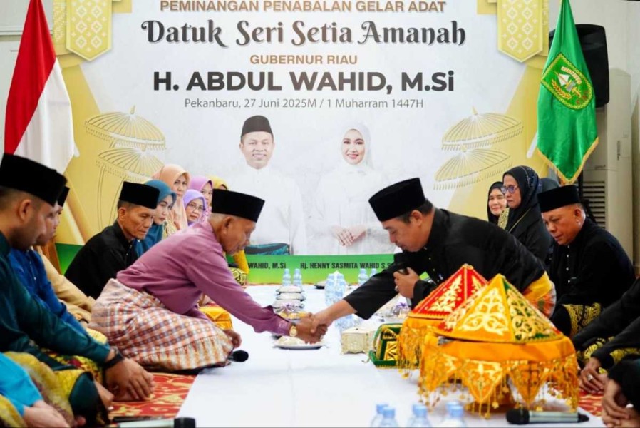 LAMR Pinang Gubernur Riau Abdul Wahid untuk Diberi Gelar Adat