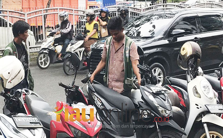 Dikeluhkan Masyarakat, Pj Wako Pekanbaru Bahas Masalah Parkir dengan Dishub