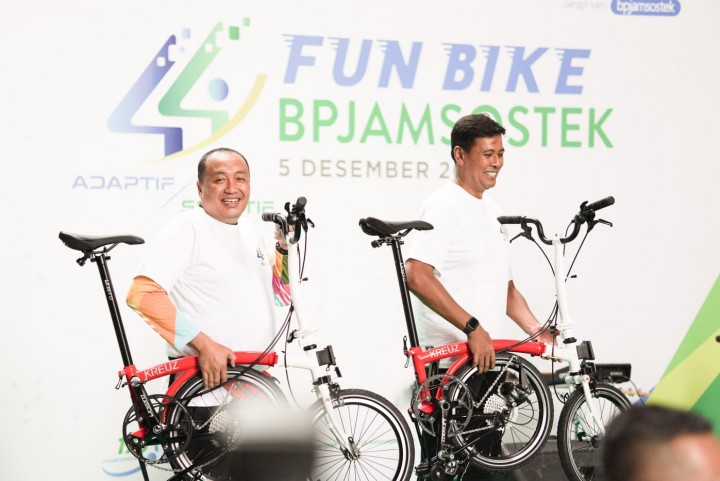 HUT ke-44, BPJamsostek Pekanbaru Panam Meriahkan Momen Dengan Pemberian Souvenir
