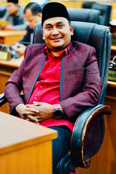 Carles S.Sos Anggota DPRD Pelalawan Fraksi PDIP Sampaikan Pembangunan Tak Selesai Satu Kali Anggaran