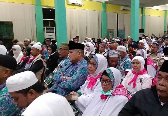 Gubernur Syamsuar Sambut Kedatangan Jamaah Haji Embarkasi Antara Riau