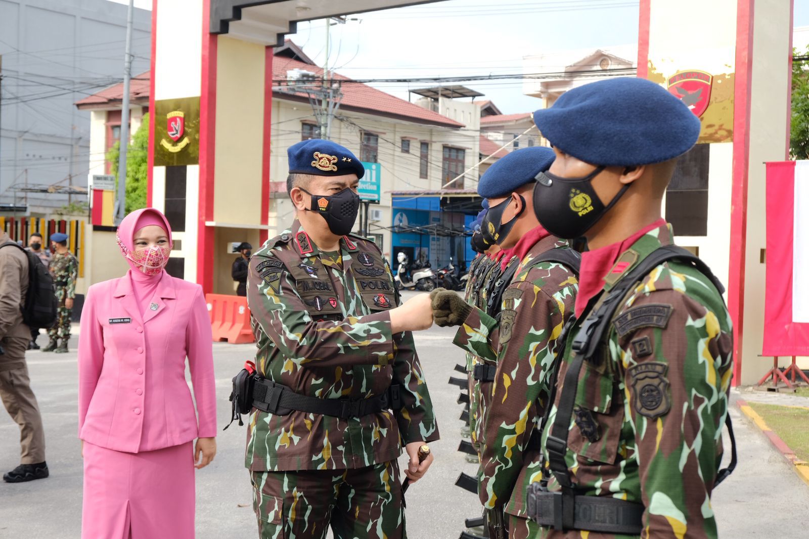 Kunjungan Kerja ke Satuan Brimob, Kapolda Riau Irjen Muhammad Iqbal Pastikan Kesiapan Alut dan Alsus