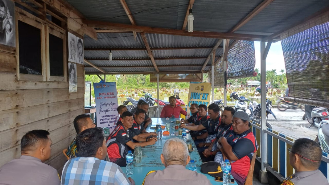 Gelar Program Jum'at Curhat Bersama Klub Menembak ARM, Polres Kepulauan Meranti Sampaikan Tahapan Pemilu dan Bahaya Narkoba