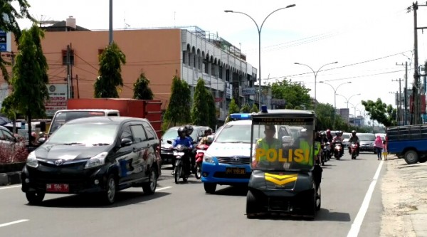 Polresta  Pekanbaru Sisiri Jalanan Tuanku Tambusai,   Bersihkan Ranjau Paku