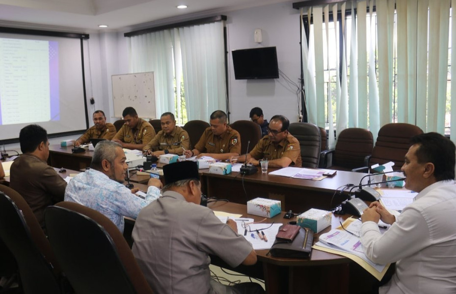 Komisi III DPRD Kota Pekanbaru menggelar hearing bersama Dinas Pendidikan (Disdik) Kota