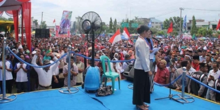 Ribuan Pendukung Zulher - Dasril Padati Lapangan Merdeka Bangkinang