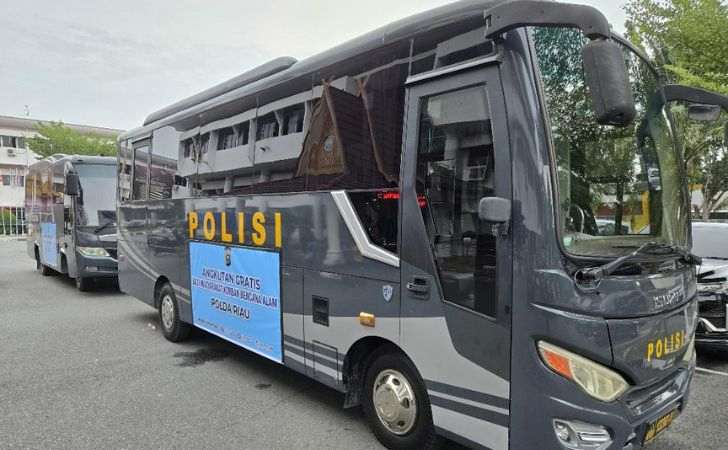 Polda Riau Sediakan Bus Gratis Untuk Keluarga Korban Bencana Alam Di Sumbar