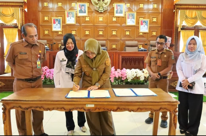 Bupati Siak Teken Komitmen bersama Yayasan, Mitra SPPG dan Buka Layanan Pengaduan MBG