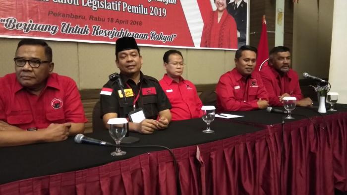 Hadiri Rakerdasus PDIP Riau, Rokhmin Juga Sampaikan Alasan Pencopotan Kordias