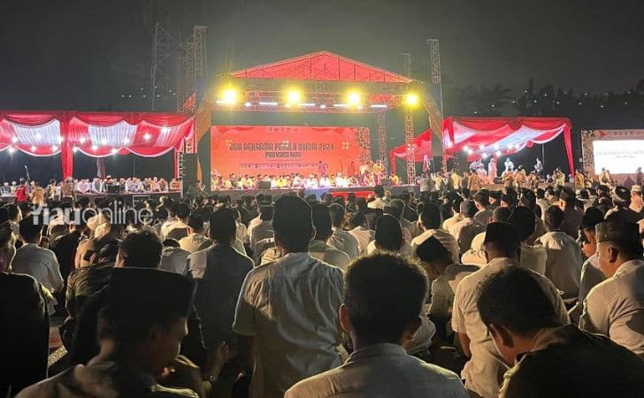 Polda Riau Salat Subuh Berjamaah dan Doa Bersama Ustaz Dasad Latif