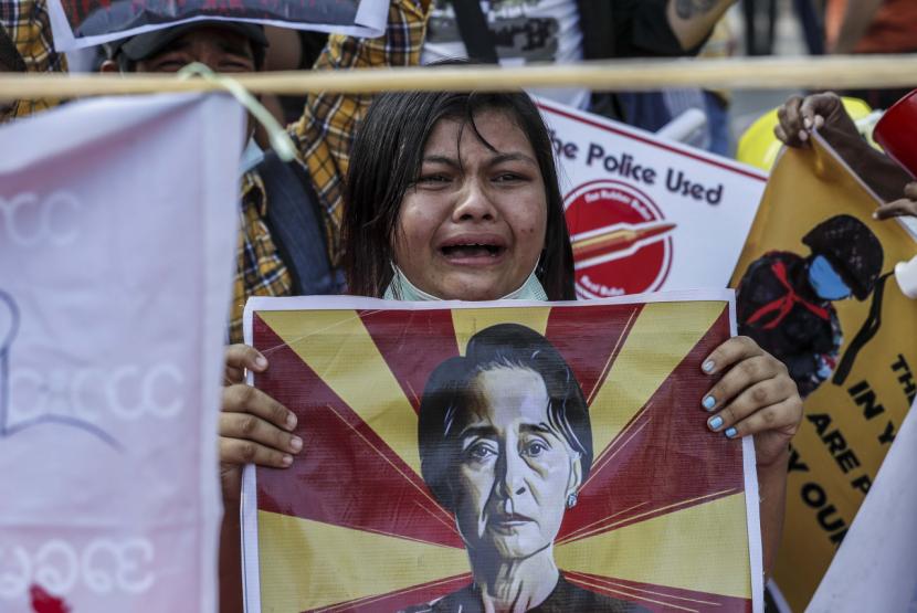Kepolisian Myanmar Tambah Dakwaan Atas Suu Kyi