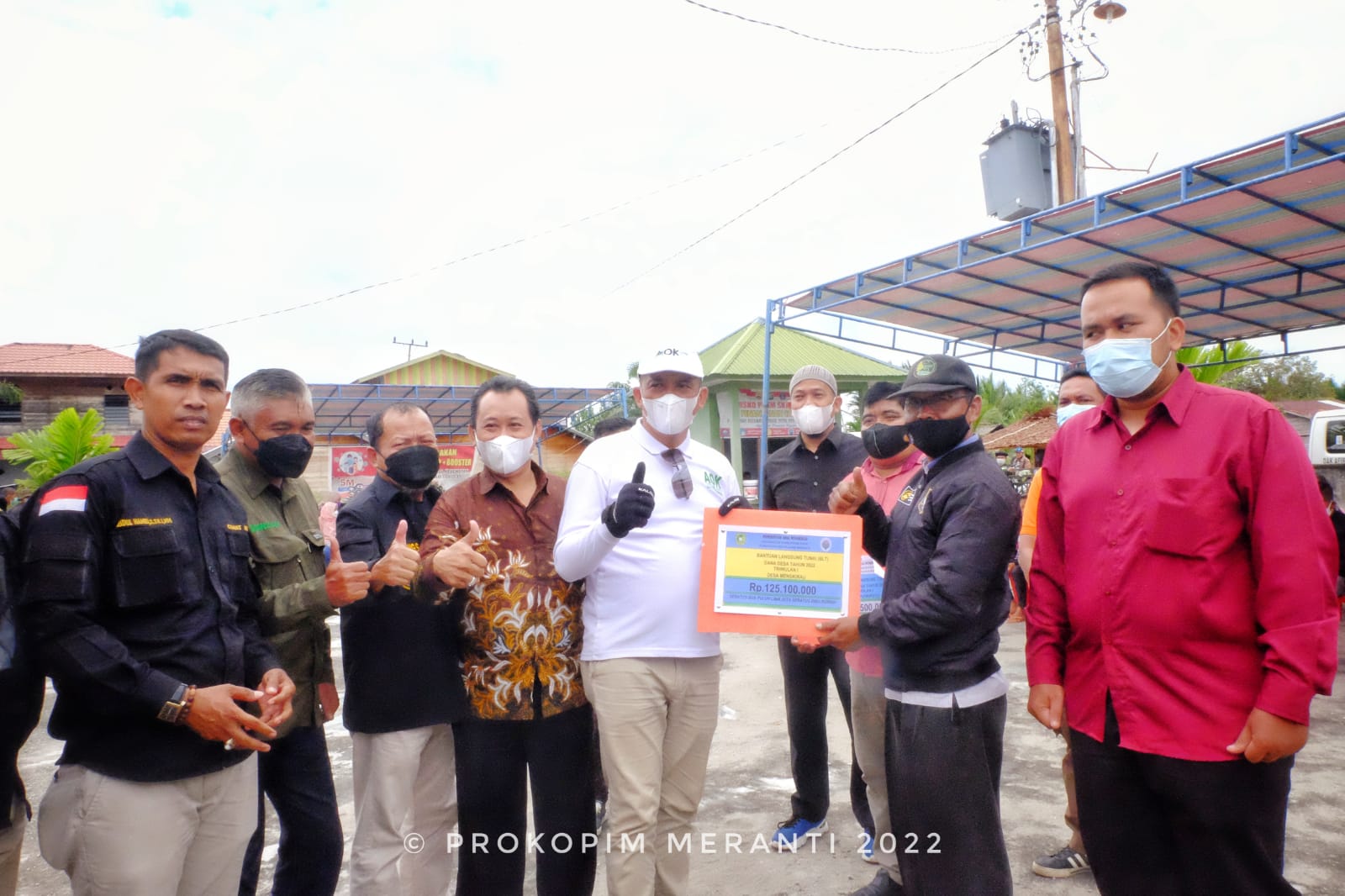 Kunker Gunakan Sepeda Motor ke Dua Kecamatan, Bupati Adil Tinjau Sekolah dan Goro Rumah Ibadah