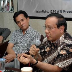 Kenaikan Harga BBM di Pemerintahan Jokowi, Yusril: Apa Dasar Hukum Pungutan Rp 200/Liter