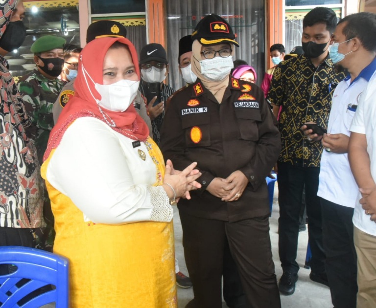 Bupati Bengkalis Kasmarni Tinjau Langsung Operasi Yustisi di Pasar Mandau