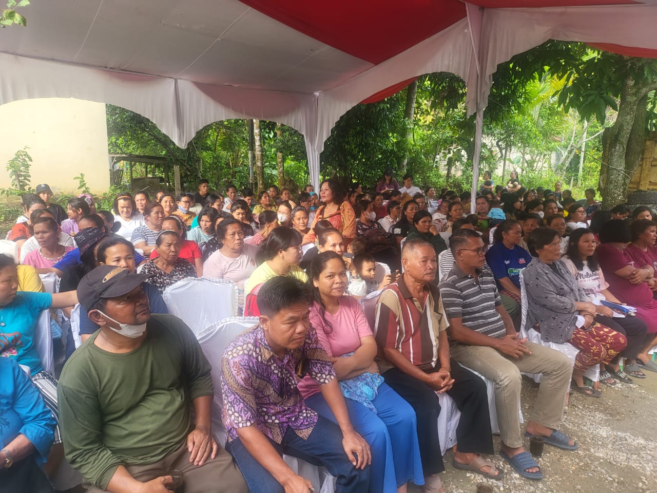 Dapot Sinaga Laksanakan Penyebarluasan Perda di Jalan Saudara, Sri Meranti