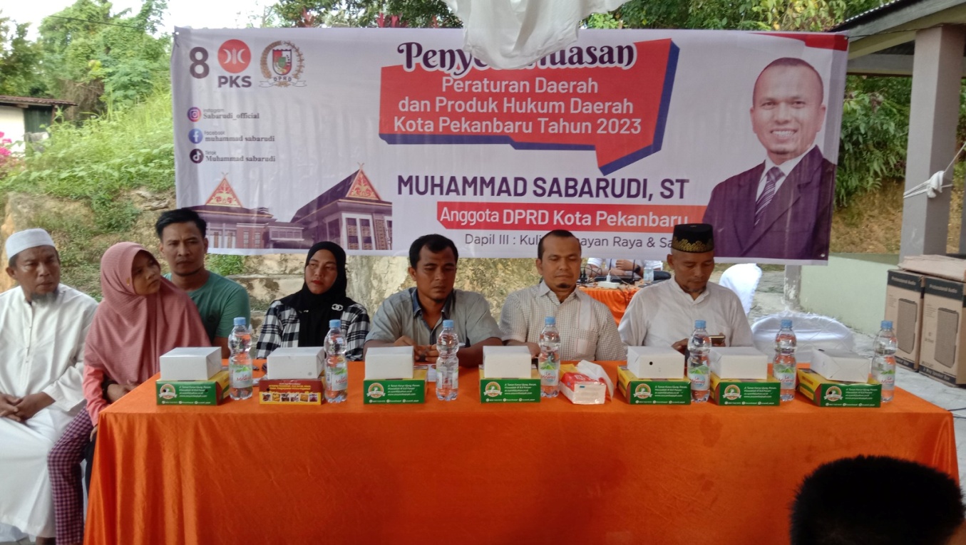 https://acuannews.com/a450d92cb6be01b3b3669c18bfca7901/content_upload/images/Ketua%20DPRD%20Kota%20Pekanbaru%20M%20Sabarudi%20ST%20saat%20mensosialisasikan%20Perda.jpg