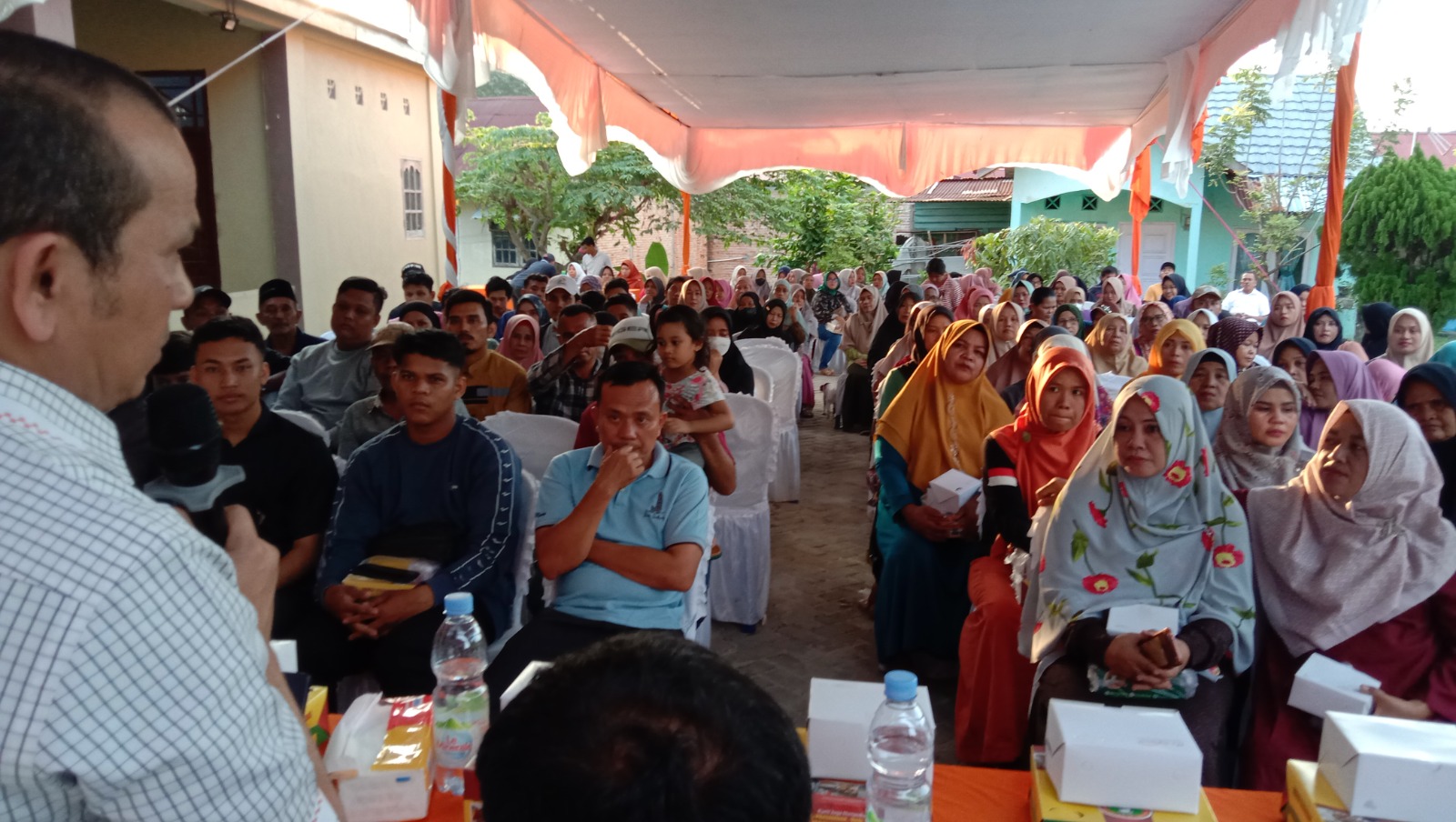 https://acuannews.com/a450d92cb6be01b3b3669c18bfca7901/content_upload/images/Suasana%20sosialisasi%20perda%20yang%20dilaksanakan%20Ketua%20DPRD%20Kota%20Pekanbaru.jpg