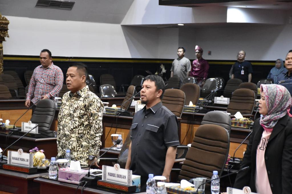 https://acuannews.com/a450d92cb6be01b3b3669c18bfca7901/content_upload/images/Para%20anggota%20DPRD%20Pekanbaru%20yang%20hadir%20saar%20paripurna.jpg
