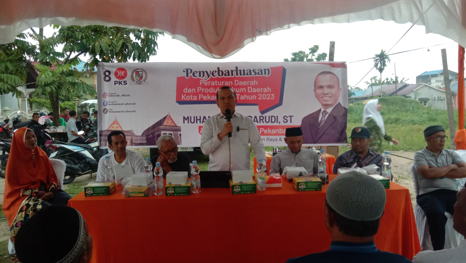 https://acuannews.com/a450d92cb6be01b3b3669c18bfca7901/content_upload/images/Ketua%20DPRD%20Sabarudi%20saat%20menyampaikan%20terkait%20Perda%20No%203%20Tahun%202023%20mengenai%20Penyelenggaran%20Kesejahteraan%20Sosial.jpg